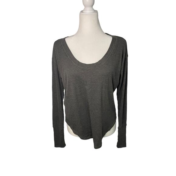 Chaser Tops - NWT Women's Chaser ribbed gray long sleeve top with thumb holes - S